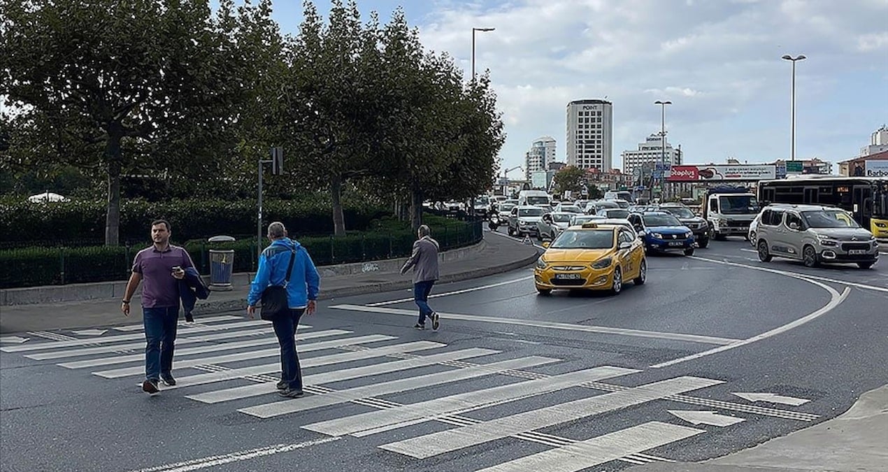 Bakan Uraloğlu duyurdu: Yaya geçitleri kaldırılıyor